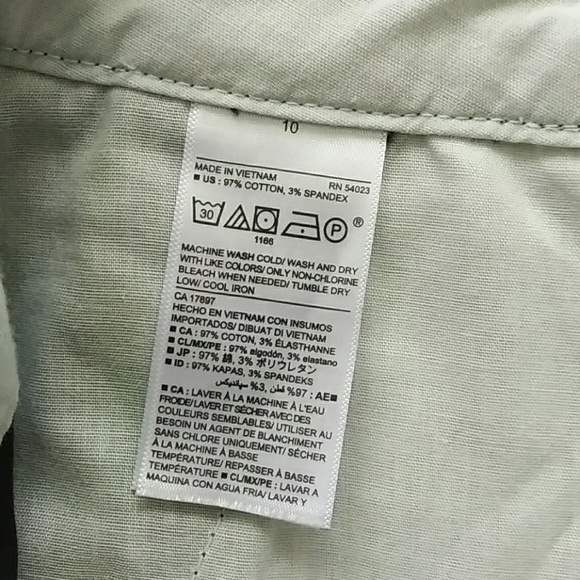 Old Navy Sz 10 Flat Front Black Bermuda Shorts - Picture 5 of 5